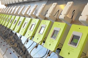 Fabrication du nouveau compteur electrique Linky d'ERDF chez Landis+Gyr
